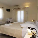 Ersi 4* סנטוריני