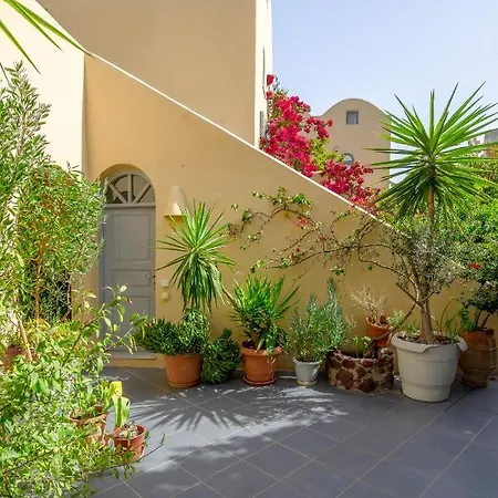 Ersi 3* Fira (Santorini)