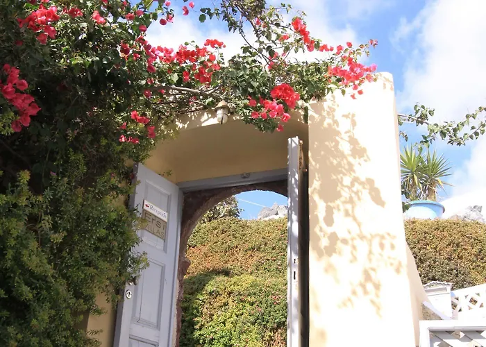 Ersi 3* Fira (Santorini)