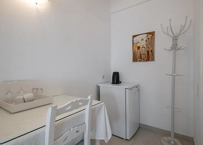 Ersi 3* Fira (Santorini)