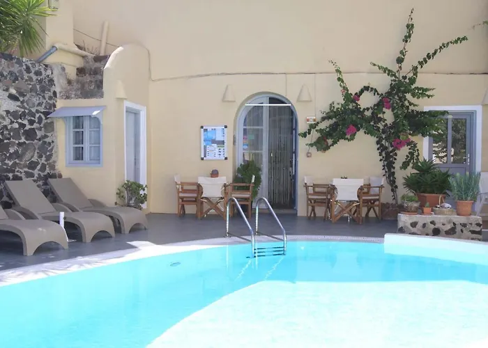 Ersi Apartmanhotel Fíra